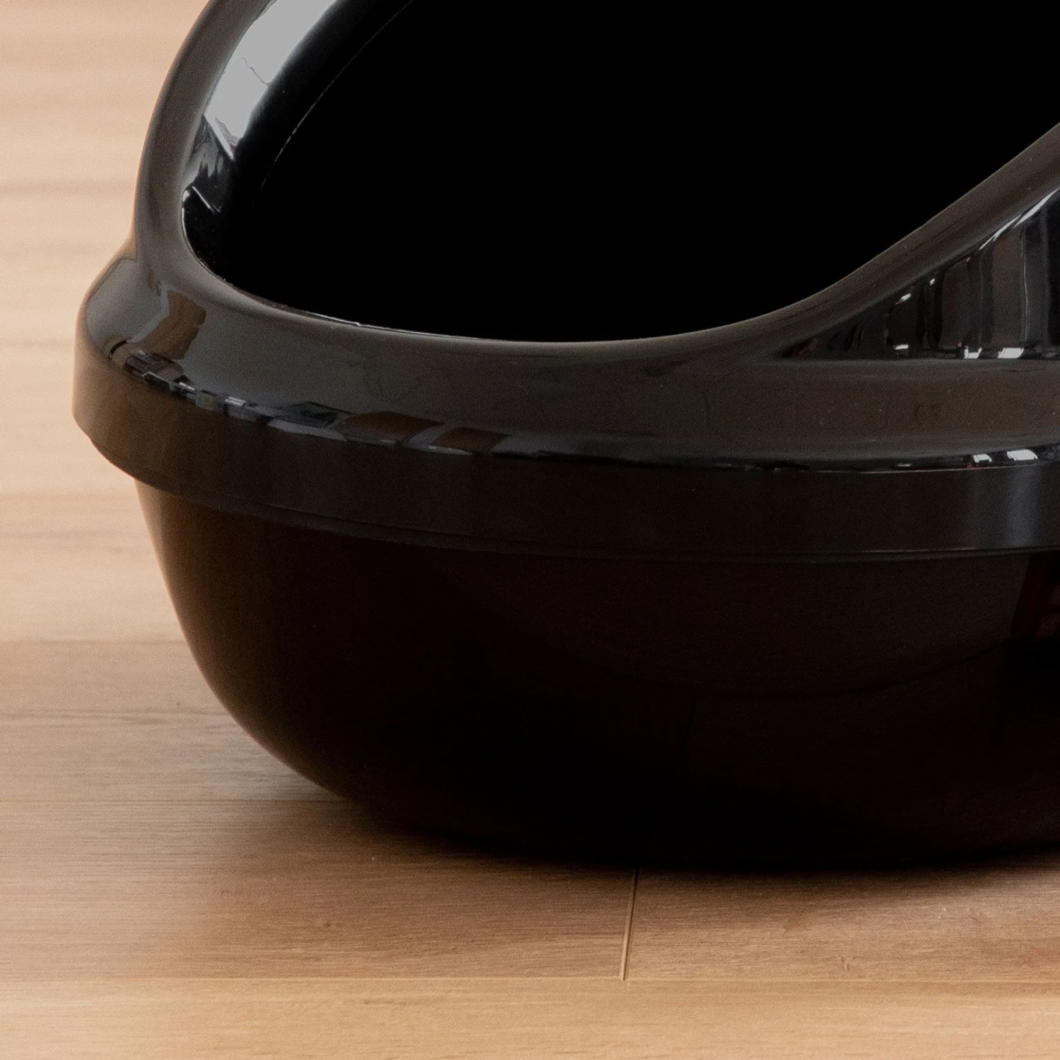 IRIS USA Large High-Back Open Top Cat Litter Pan With Scatter Shield & Scoop 7 IRIS USA Large High-Back Open Top Cat Litter Pan With Scatter Shield & Scoop - Image 5