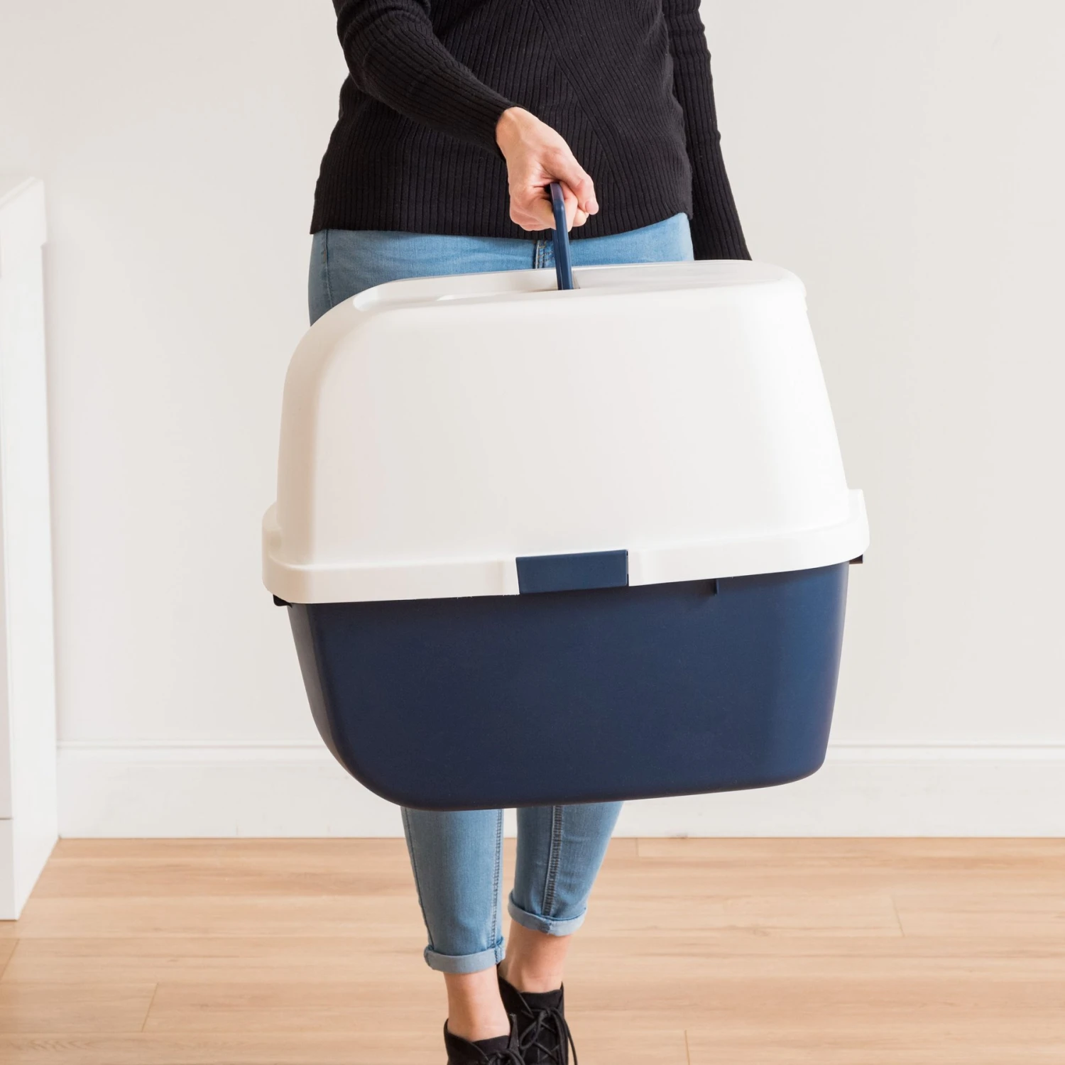 IRIS USA Jumbo Enclosed Hooded Cat Litter Box With Front Door Flap 6 IRIS USA Jumbo Enclosed Hooded Cat Litter Box With Front Door Flap - Image 4