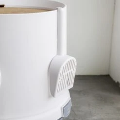 Hanamya Cat Litter Box With Scoop & Scratcher -Trixie || Catit || Nature's Miracle Shop 677142 PT5. AC SS1800 V1680728859